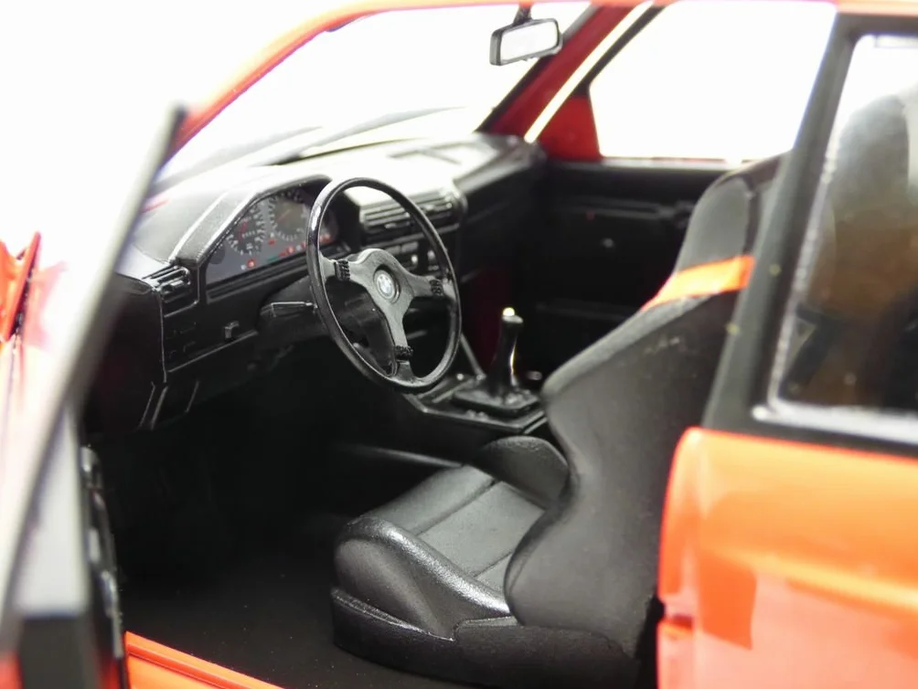 Solido BMW M3 Model Samochodu 1:18 z 1986 Roku, Czerwony, 1 Sztuka, S1801502