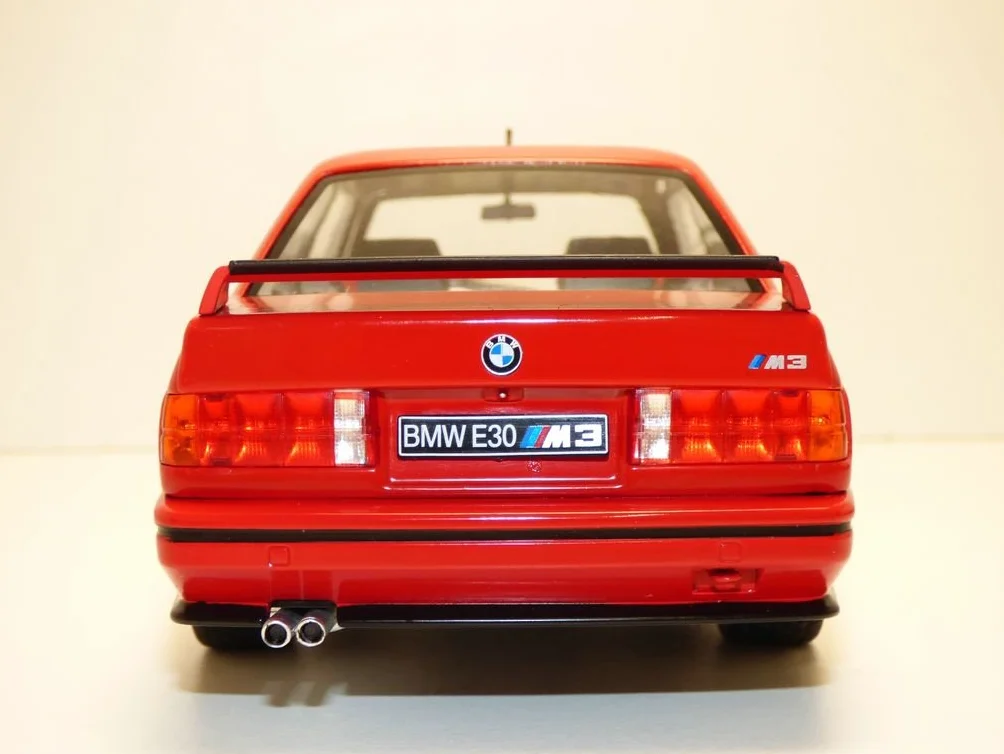 Solido BMW M3 Model Samochodu 1:18 z 1986 Roku, Czerwony, 1 Sztuka, S1801502