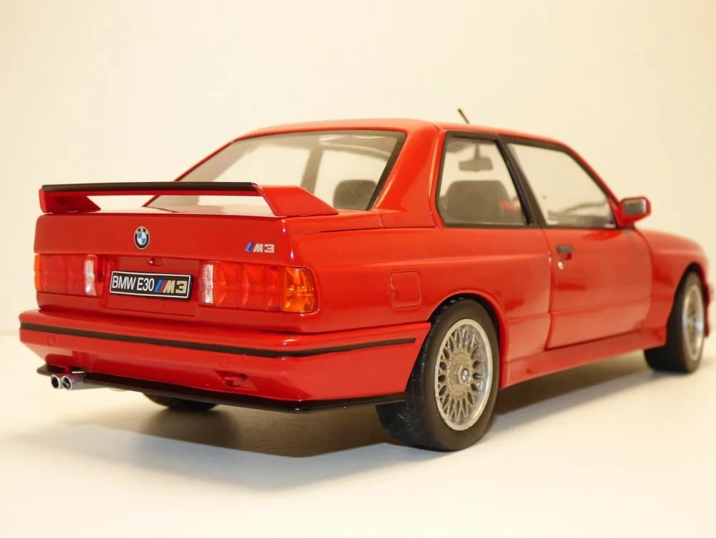 Solido BMW M3 Model Samochodu 1:18 z 1986 Roku, Czerwony, 1 Sztuka, S1801502