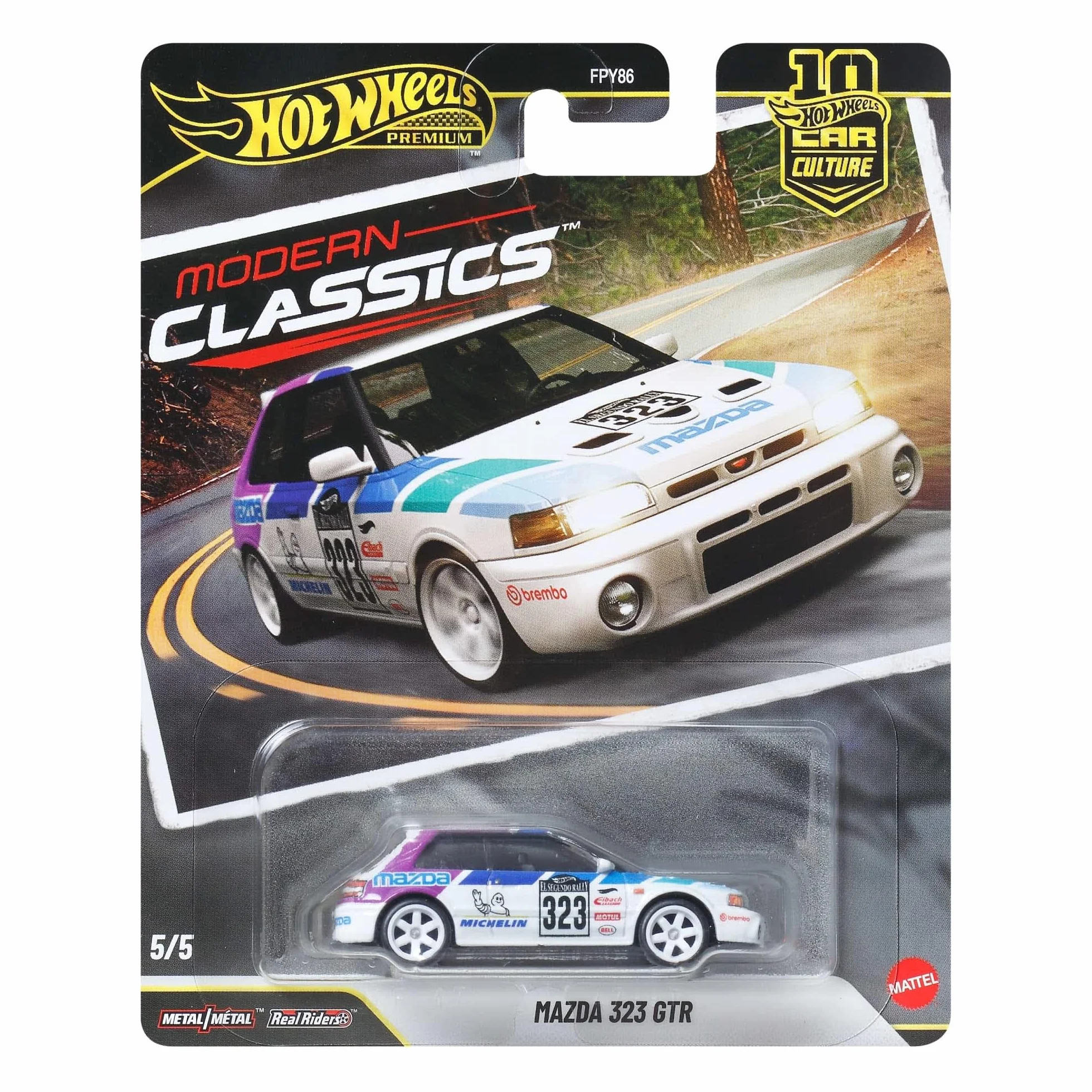 Hot Wheels Premium Car Culture Kultowe auta Samochodzik Mazda 323 GTR, metalowe auto w skali 1:64, opony Real Riders, metalowa konstrukcja, samochód zabawka dla dzieci 3+ i kolekcjonerów, JKF17