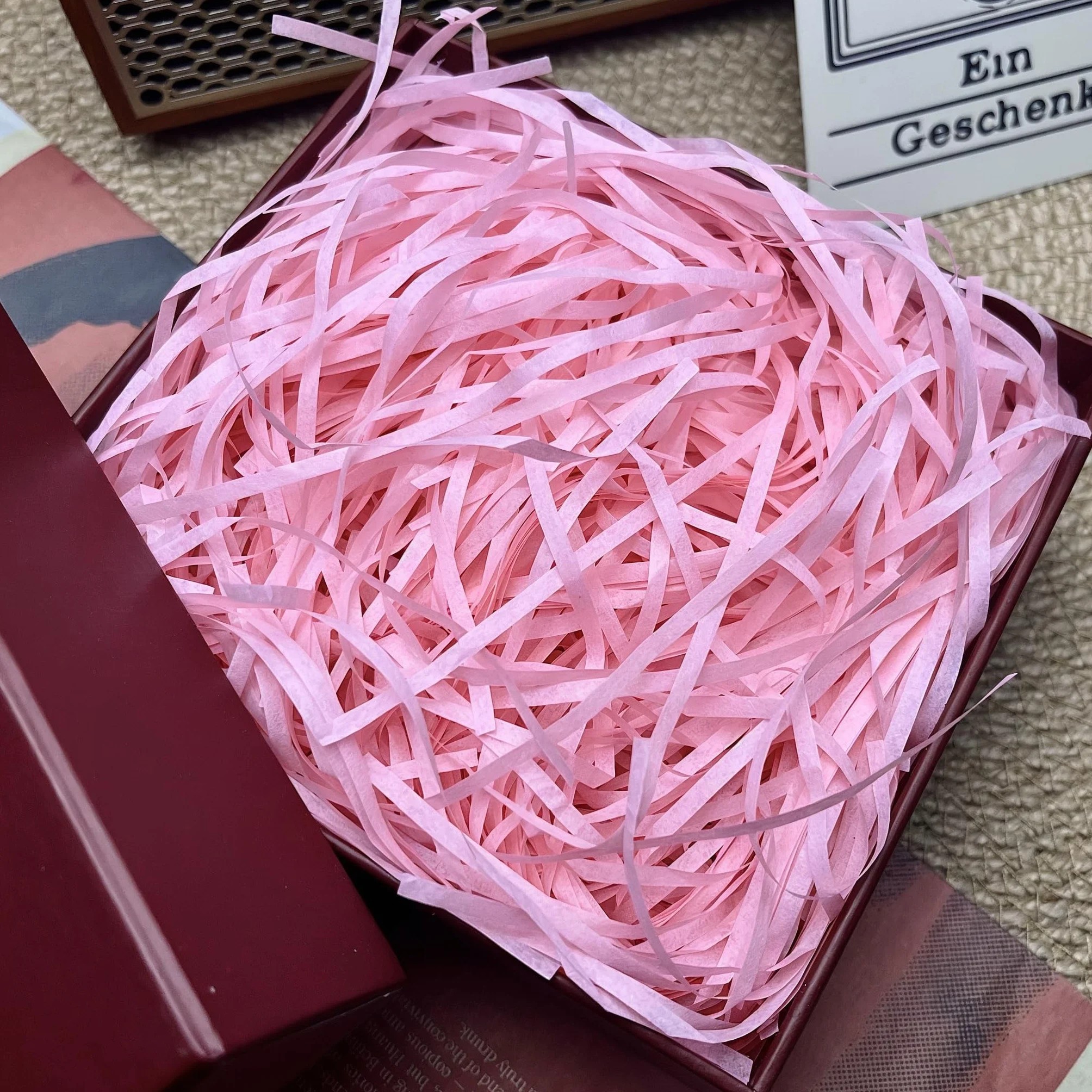 HXJDAM Materiał wypełniający 300 g, różowy i złoty, rozdrobniony papier do pudełka prezentowego, materiał wypełniający do paczek, pudełko na prezent, materiał wypełniający
