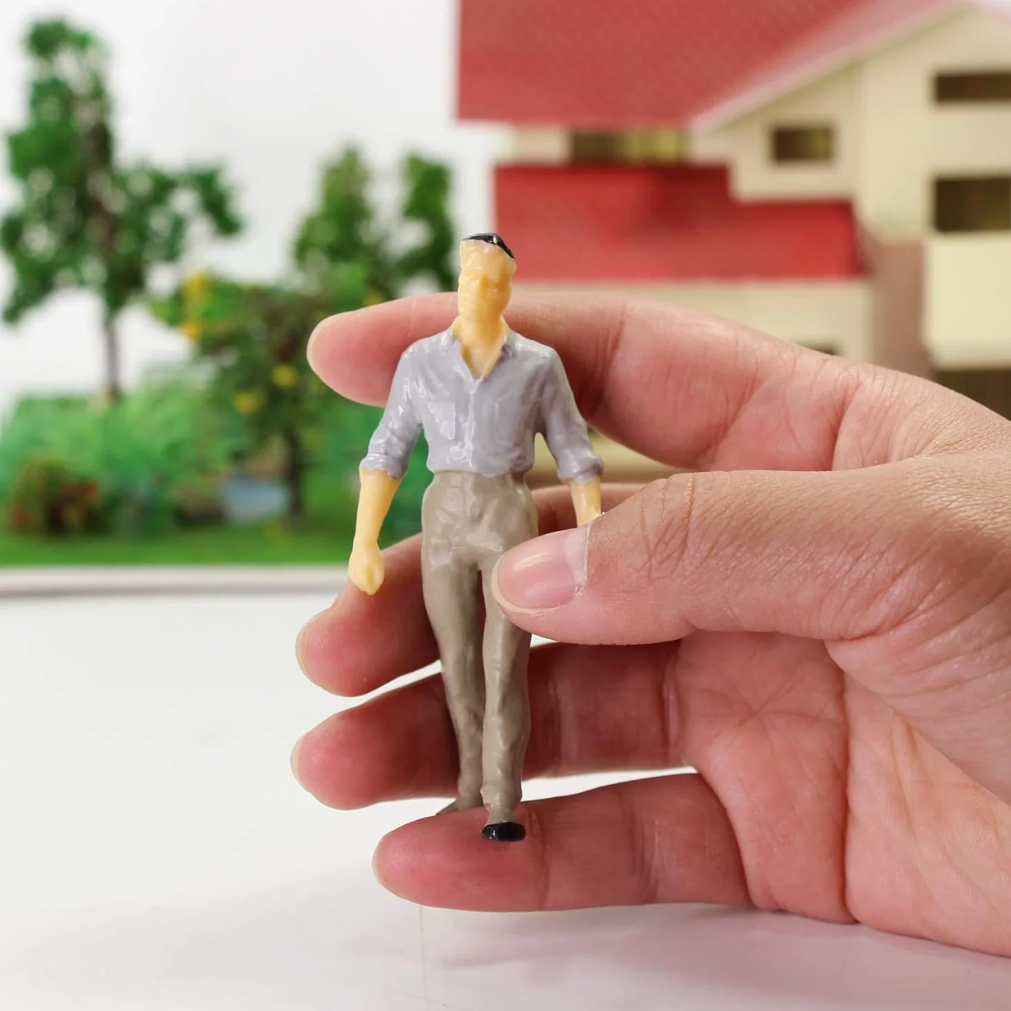 VICDUEKG 14 sztuk miniaturowych figurek, różne pozycje, malowane, model do modelarstwa, skala 1:25, stojące i siedzące, figurki ludzkie, miniaturowe, model architektoniczny, mały model ludzie