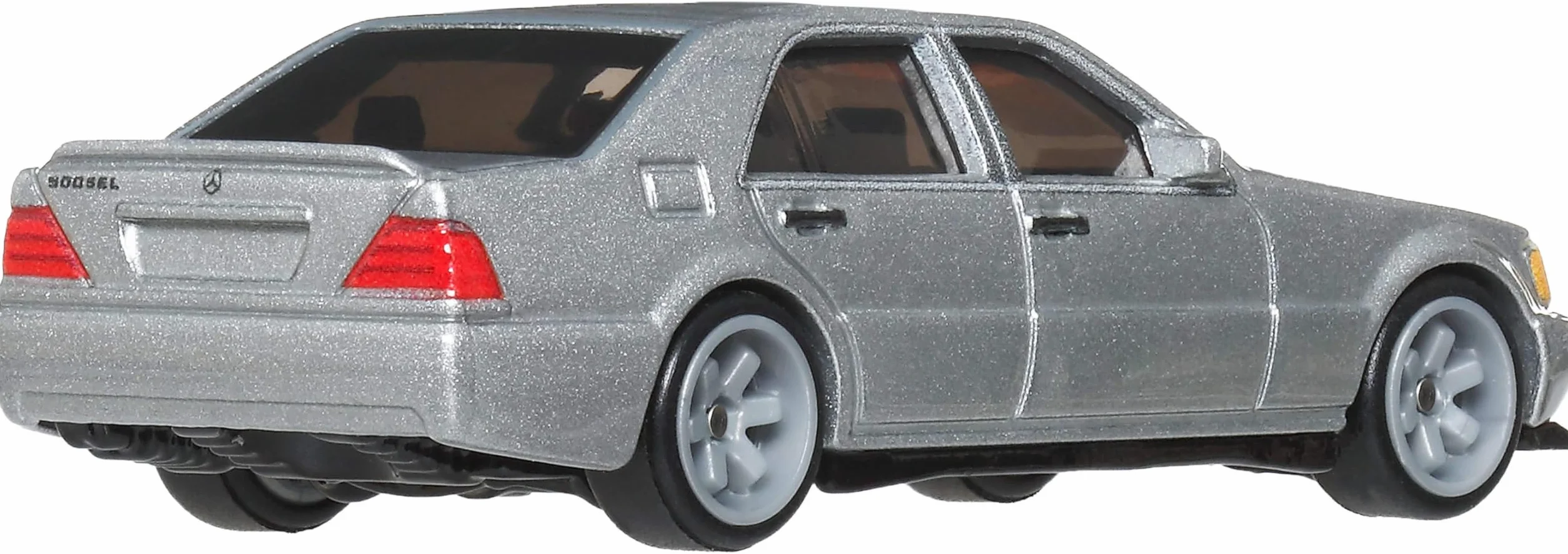 Hot Wheels Premium Fast & Furious Szybcy i wściekli Samochodzik Mercedes-Benz 500 SEL, metalowe auto premium w skali 1:64, inspirowany serią filmową samochód zabawka dla kolekcjonerów, JHW67