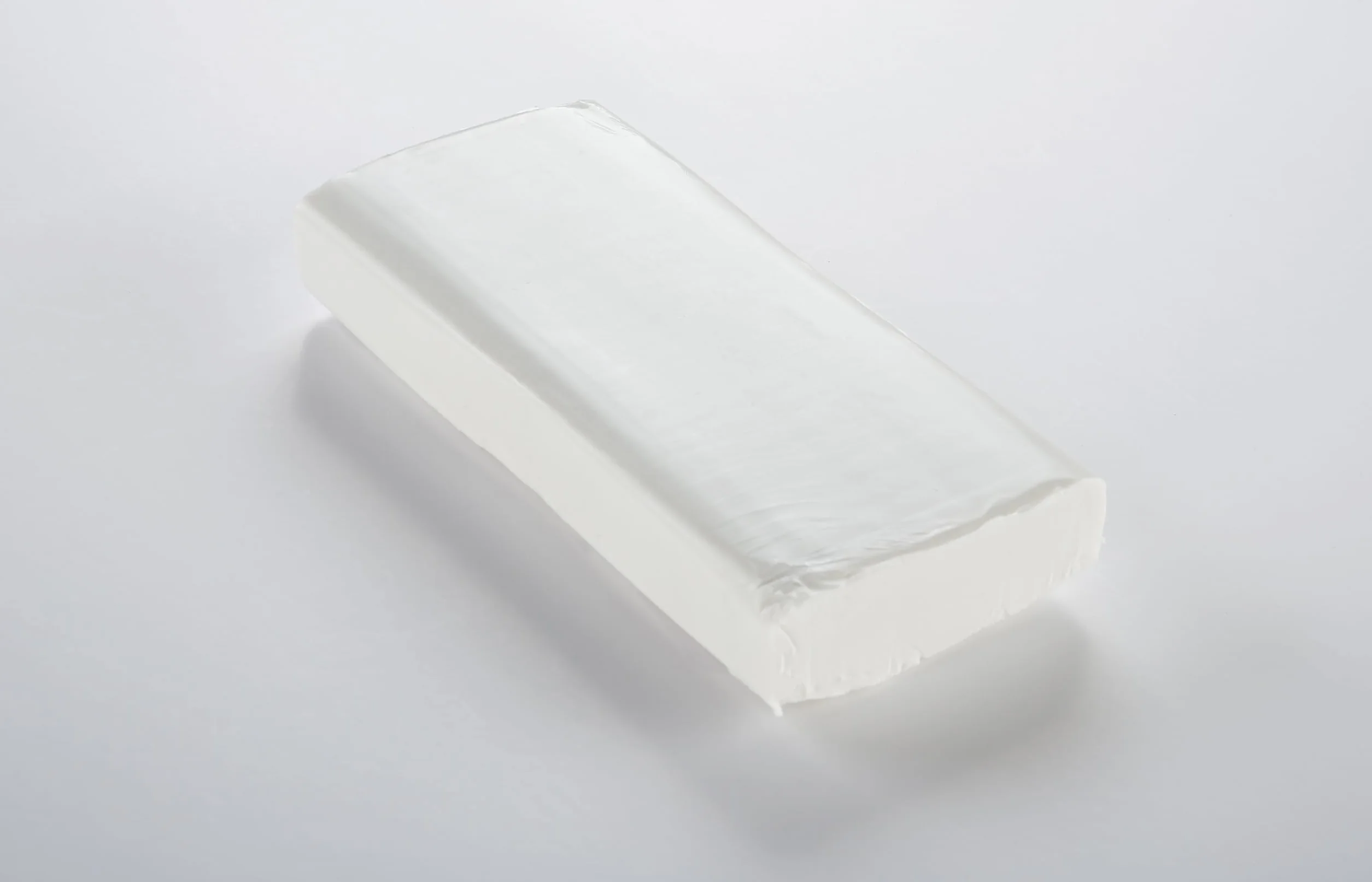 CERNIT CE0880500010C - Modelina polimerowa w kostce Opaline – modelina do wypiekania – półprzezroczysta – gotowa do użycia, 500g, odpowiednia do majsterkowania, biżuterii i figurek, biała