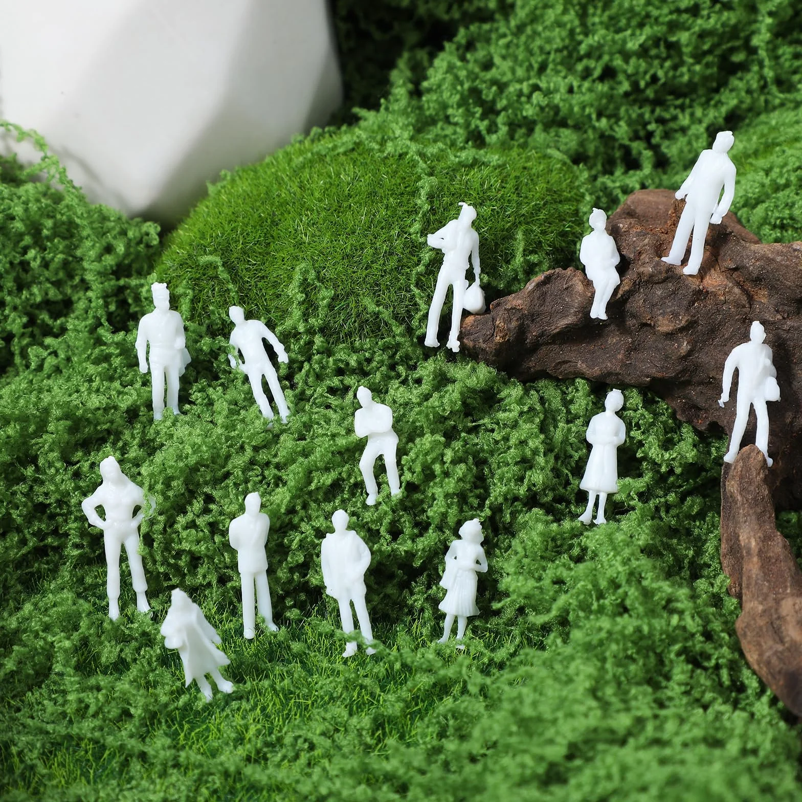 Larrel 50 sztuk miniaturowych figurek do modelarstwa, skala 1:100 Różne pozy Białe niemalowane mini-figurki Miniaturowe figurki Miniaturowe ludziki Mini-figurki do dioramy dla projektów