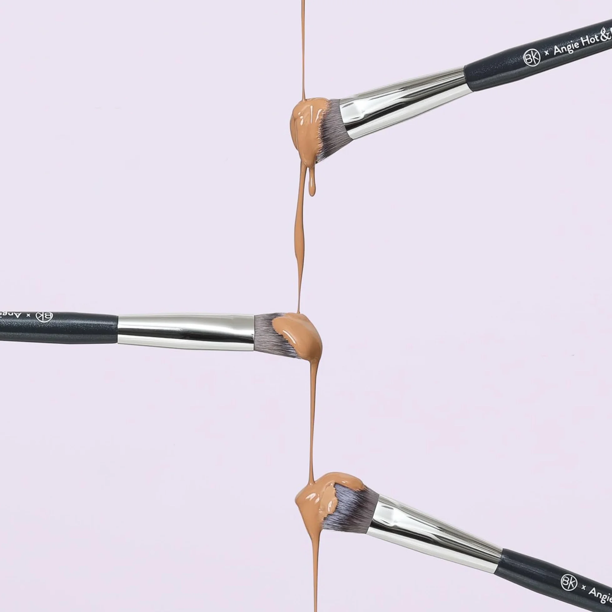 BK Beauty Brushes Pędzel do korektora Angie Hot & Flashy A506 „Kitten Paw”, do makijażu twarzy, idealny do nakładania korektora pod oczy i konturowania