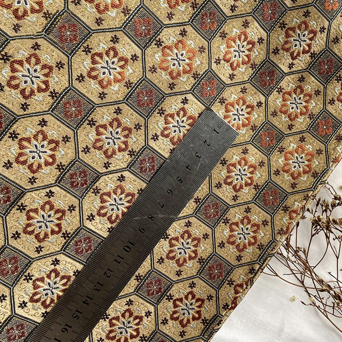 BrokatDamaszekŻakardSatynaPodszewkaMateriał, Tkanina brokatowa Satynowy jedwabny materiał żakardowy Sześciostronna siatka Centrum projektowania Kwiatowy wzór Opakowanie Brokatowe pudełko Rękodzieło De
