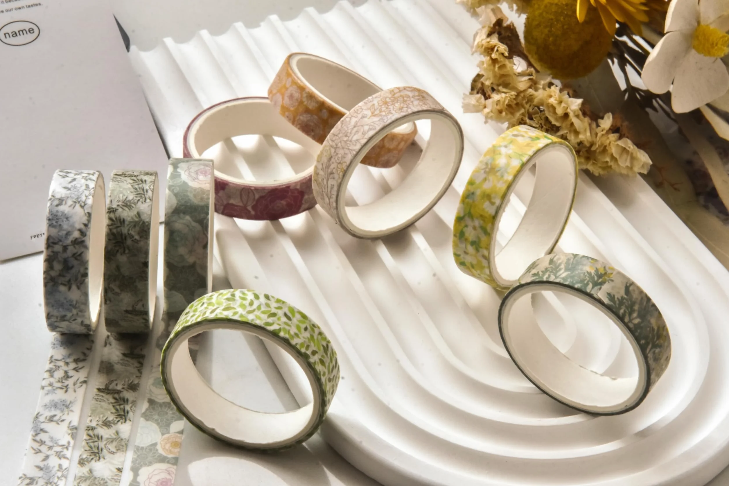 Kwiaty Washi Tape zestaw 30 rolek wzorów kwiatowych, dekoracyjne, wąskie, maskujące taśmy do sztuki, rękodzieła, dzienników, planerów, scrapbookingu, owijania (Greens Thrive)