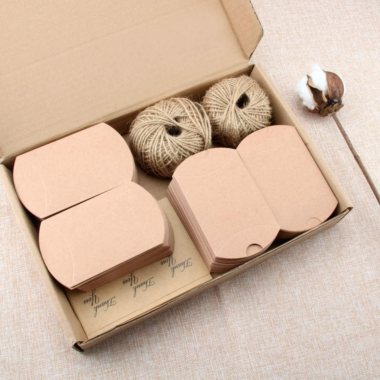 VEESUN 120 STK Klein Geschenkschachtel Kraftpapier Tüten Geschenkbox mit Danke Aufkleber, 6x9cm Braunes DIY Gastgeschenke Hochzeit, Pralinenschachtel Leer Schachtel Kinder Geburtstag Party, MEHRWEG
