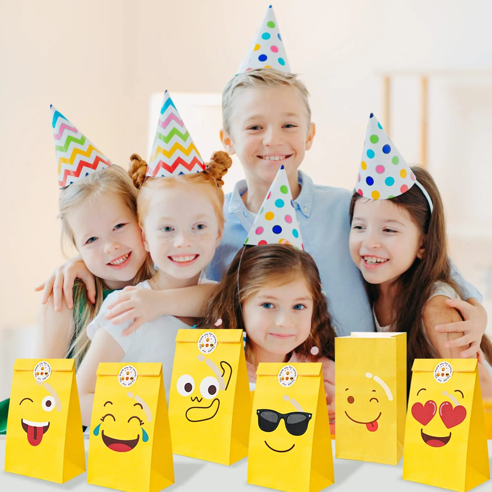 20 sztuk woreczków z emotikonami, papierowa torba prezentowa z 24 naklejkami, mała saszetka urodzinowa dla dzieci, papierowa saszetka na prezent z 8 motywami, do pakowania, ciasteczek, krówek, imprez