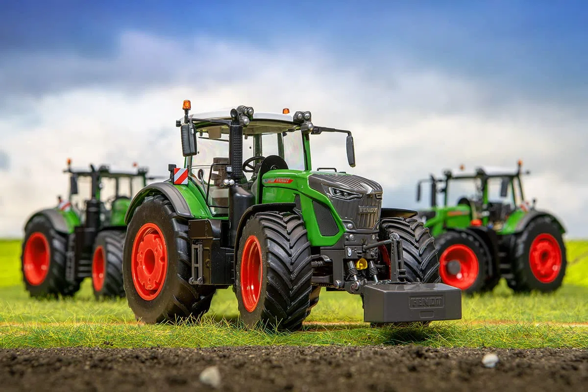 WIKING 077865 Fendt 942 Vario, Model traktora, 1:32, Metal,Tworzywo sztuczne, Od 14 lat, Liczne funkcje, Zdejmowane obciążenie przednie, Wymienne koła, Ruchome wahacze górny i dolny