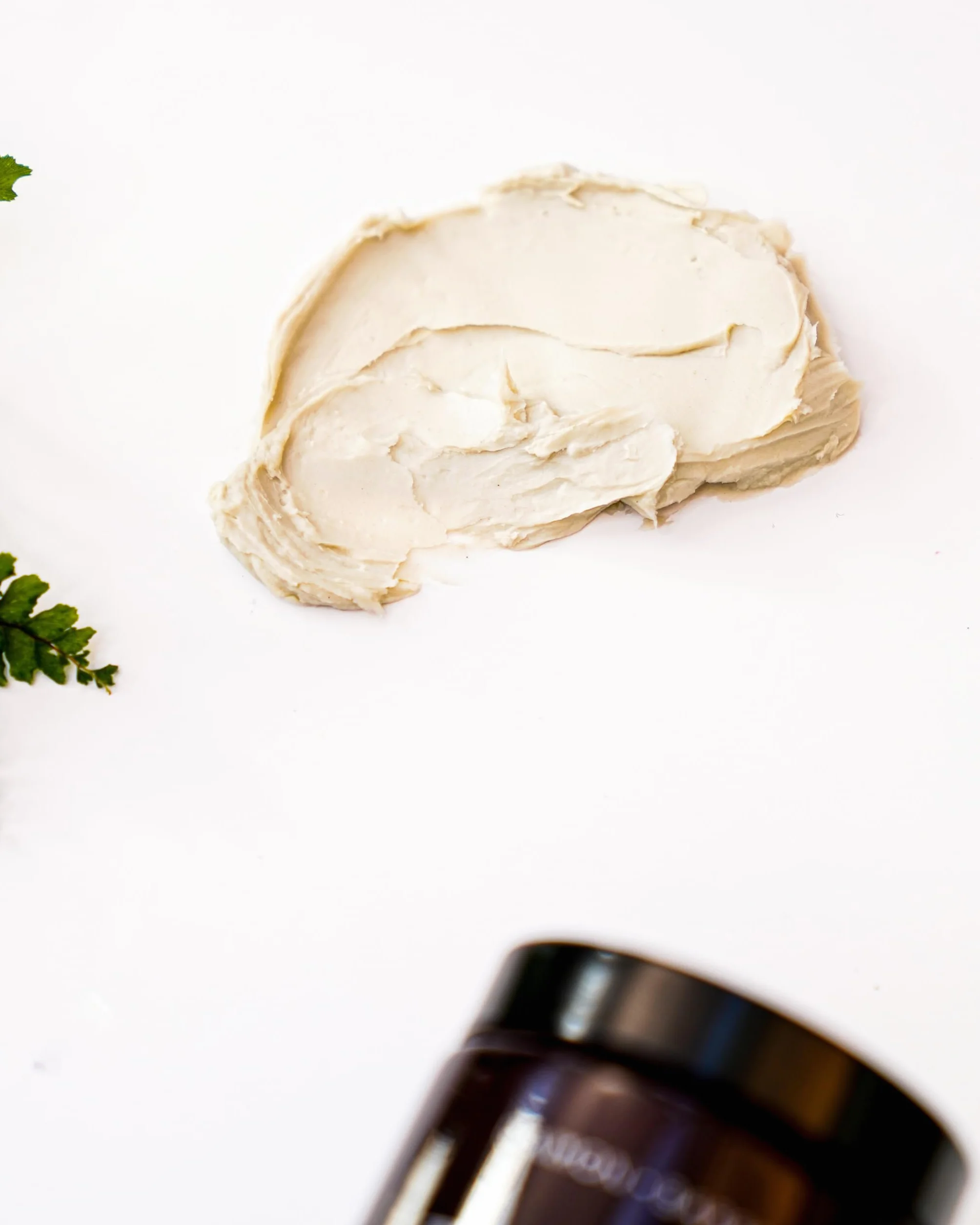 Daimon Barber Texture Clay, Matowe Wykończenie, Silne Utrzymanie, Glina do Stylizacji Włosów dla Mężczyzn, Do Krótkich Fryzur lub Dłuższych Naturalnych Stylów, Długotrwała i Łatwa do Wypłukania 100g